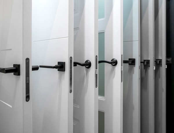 Porte interne: stili e materiali per complementare l’arredamento